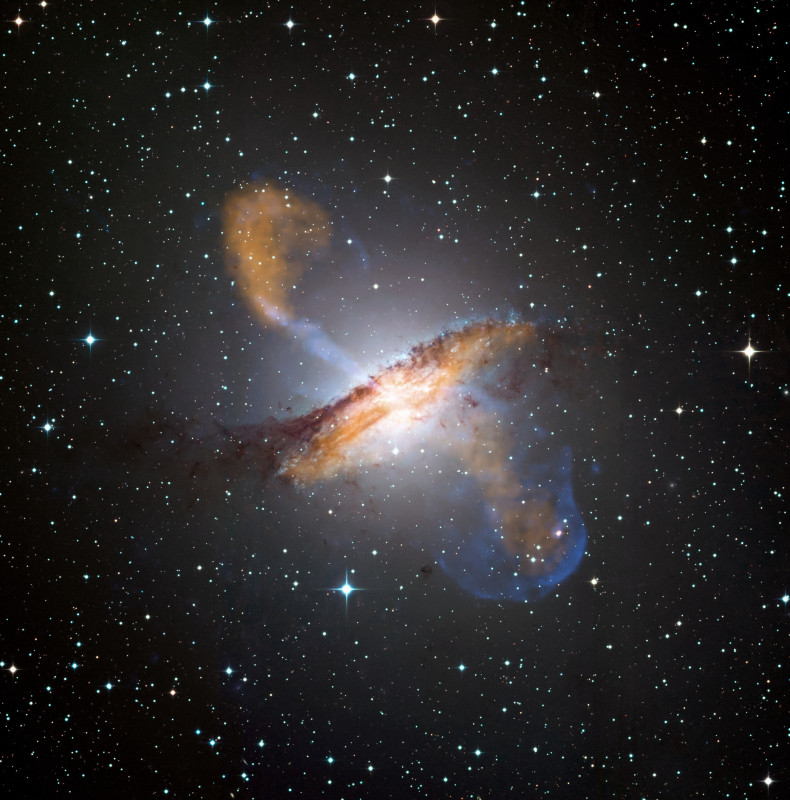 quasar-centaurus-a-credit-eso-nasa-3818